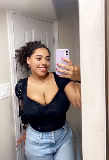 tesssabearrr star free pic