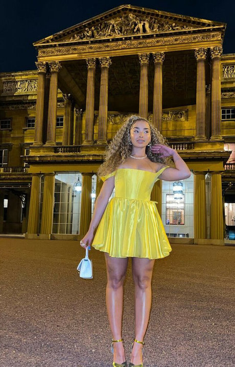 Ella Eyre model pretty picture