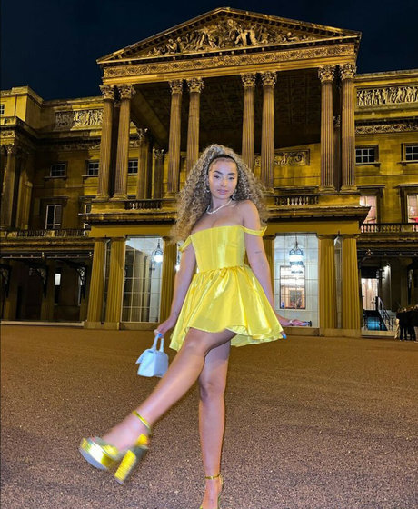 Ella Eyre pretty star archive