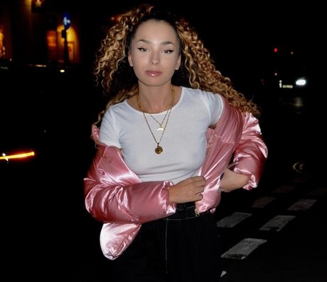 Ella Eyre xxx pornstar picture