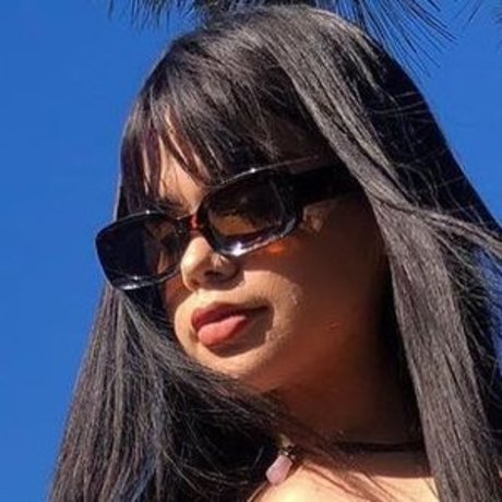 Chxrryxblossom nude pornstar photo