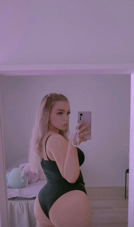 Suvikh art model images