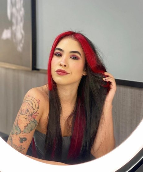 Bruna Balbino nude model pic