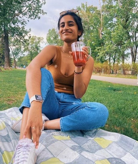 Arasha Lalani perfect model galleries