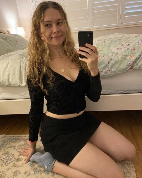 RoxyTall xxx model picture