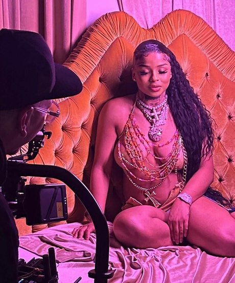 trans free onlyfans beautiful naked pic