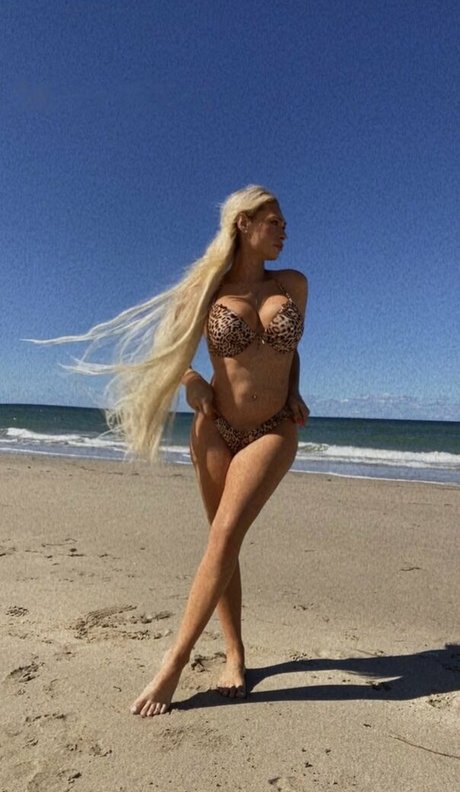 Angela Vanity naked actress image