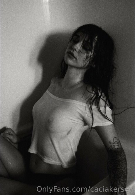 Acacia Kersey erotic model images