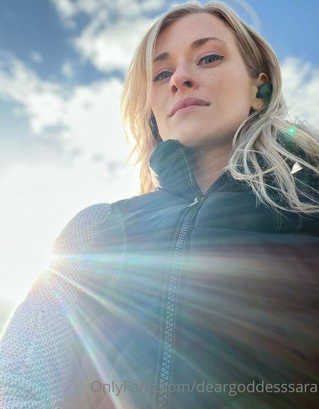 deargoddesssara erotic actress photo