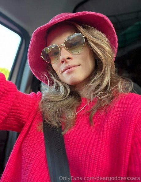 deargoddesssara art actress photos