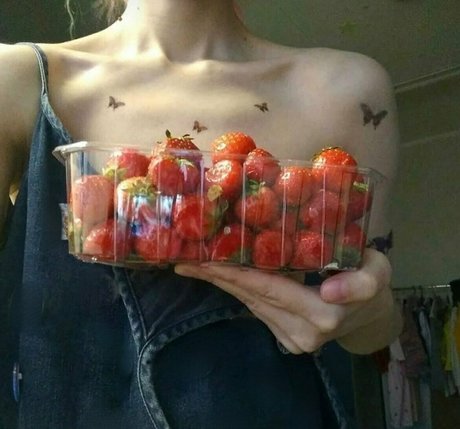 barbie free star exclusive photo