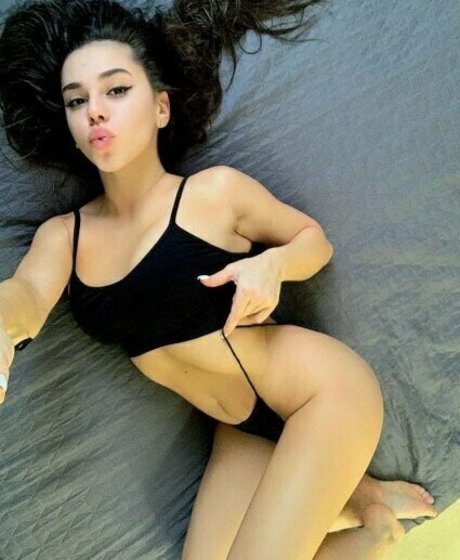 vivi torn nudes actress image