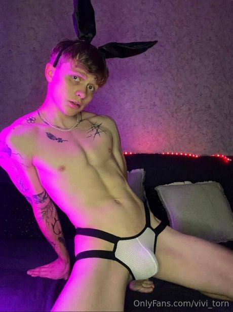 vivi torn model naked pics