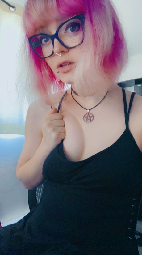 Ninehydras star top image