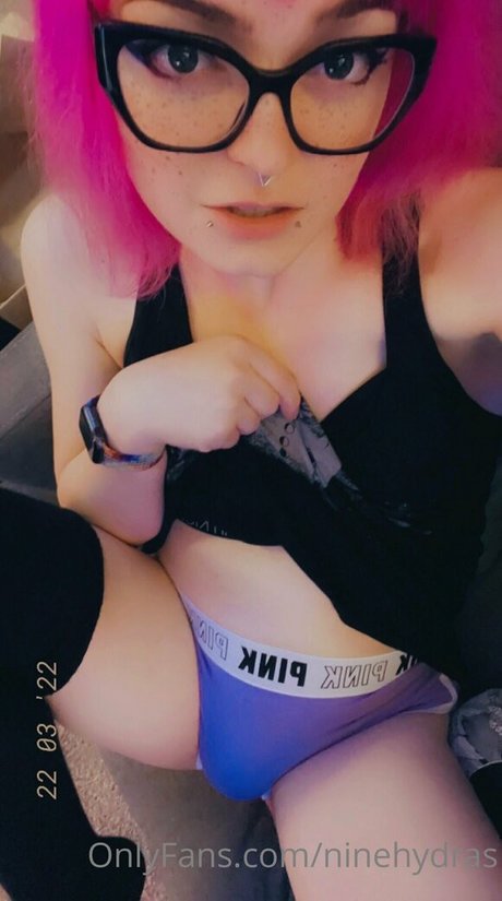 Ninehydras pornstar adult pic