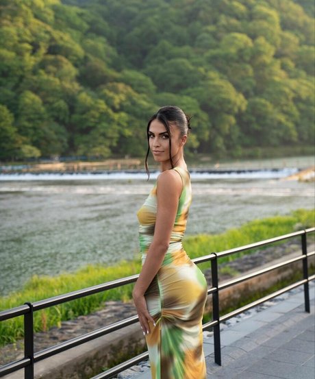 pregnant threesome onlyfans naked pic