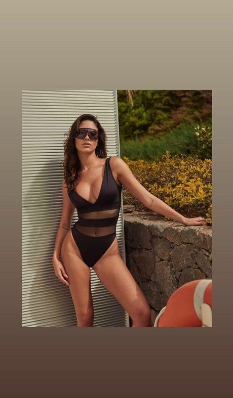 Tania Medina xxx star images