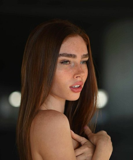 Eden Chanel star erotic photos