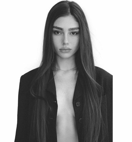 Eden Chanel star perfect pictures