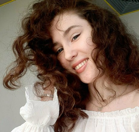 lilylong nude actress galleries