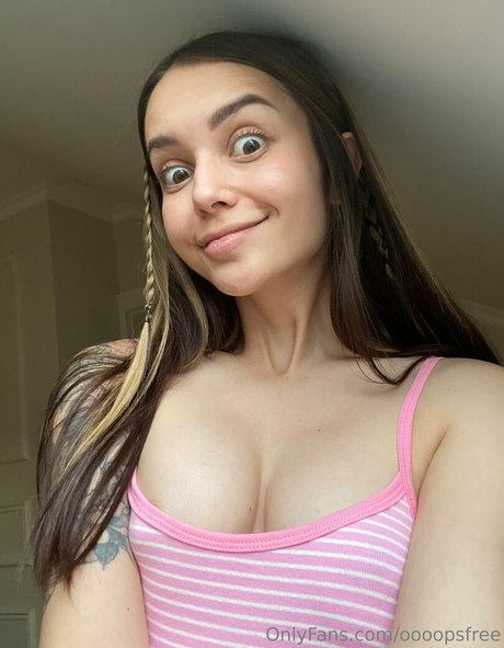 oooopsfree erotic pornstar gallery