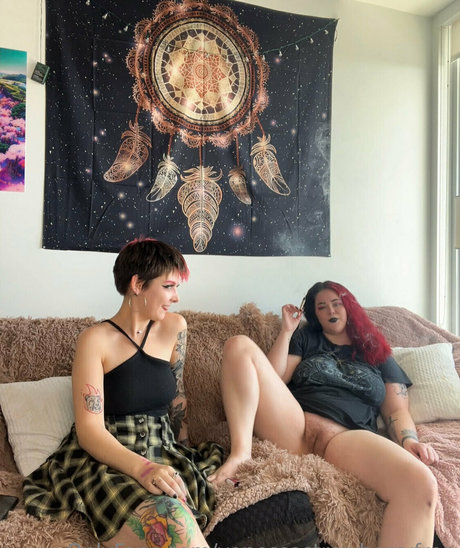 vanessastrawberryfree model top images