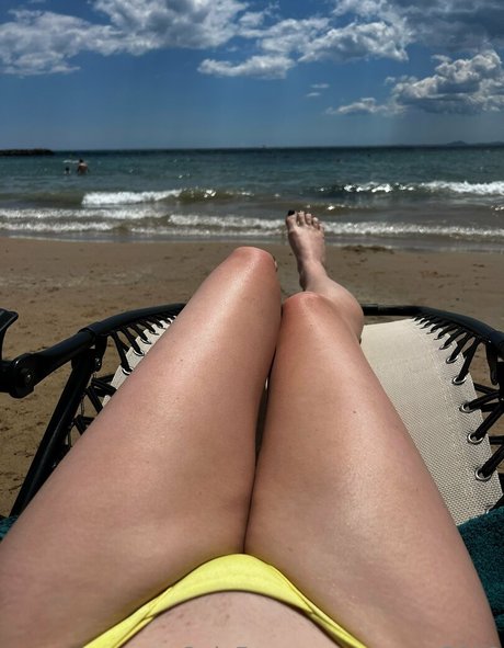 sweet 2002 nude actress pics