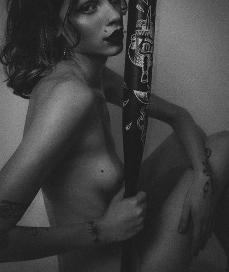 Skinnygirlonfire pornstar beautiful pic