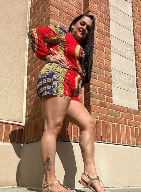 snowyarches free actress picture