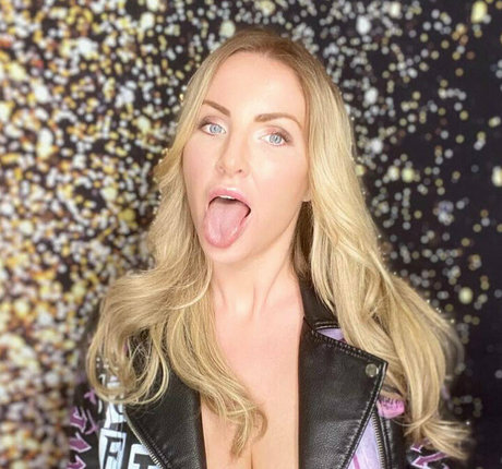 stepmomgeorgie sexy pornstar pic