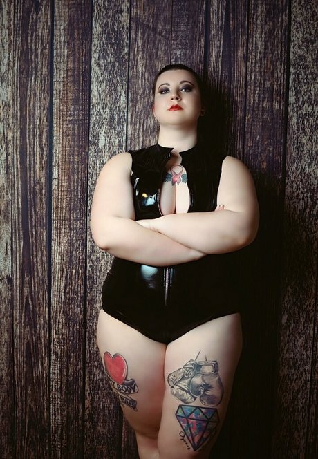 janacurvyfree star nude galleries