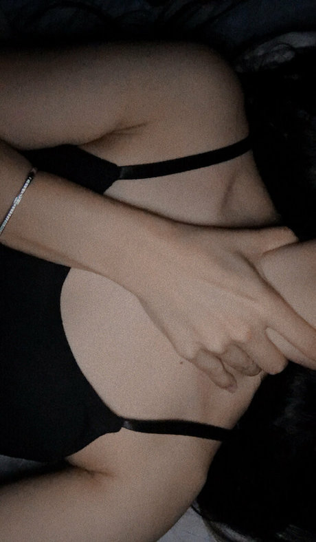 pizpizzzy pornstar beautiful pic