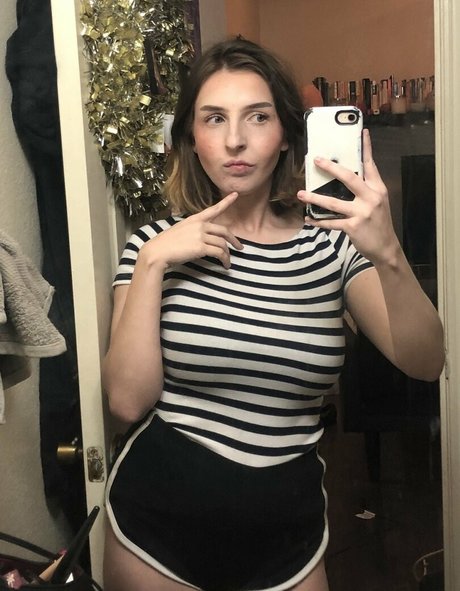 Megan Bitchell hot actress photos