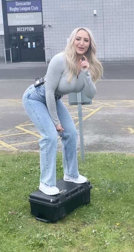 Emma Jones nude actress pics