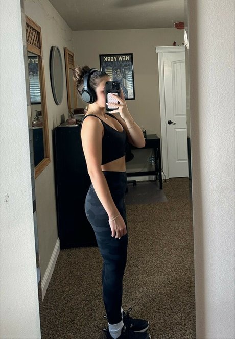 Avia Butler adult star images