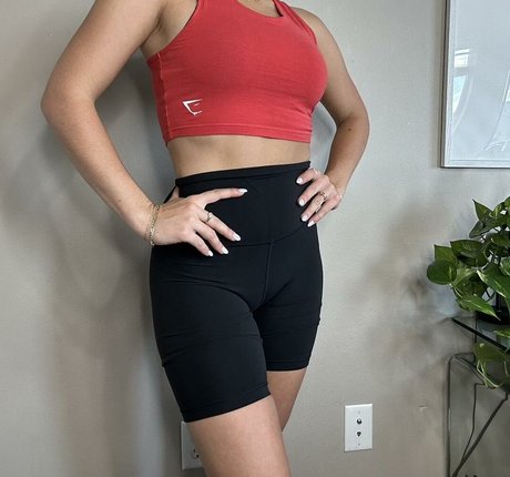 Avia Butler nudes model photo