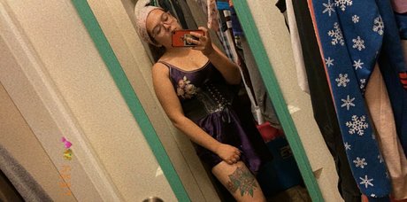 tantalizingtrifecta model nude photo