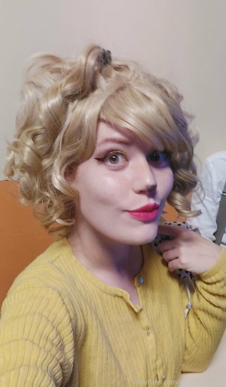 Bonbonpinups hot actress pictures