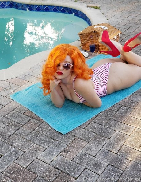 Bonbonpinups sex model photo