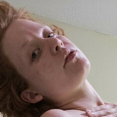 Bonbonpinups star naked photo