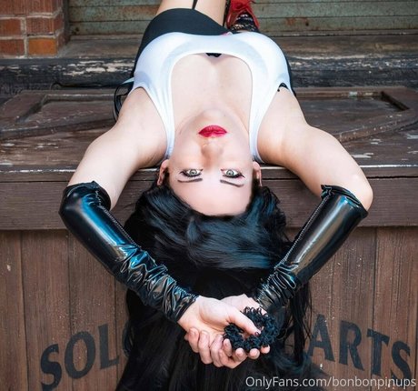 Bonbonpinups Profile Photo