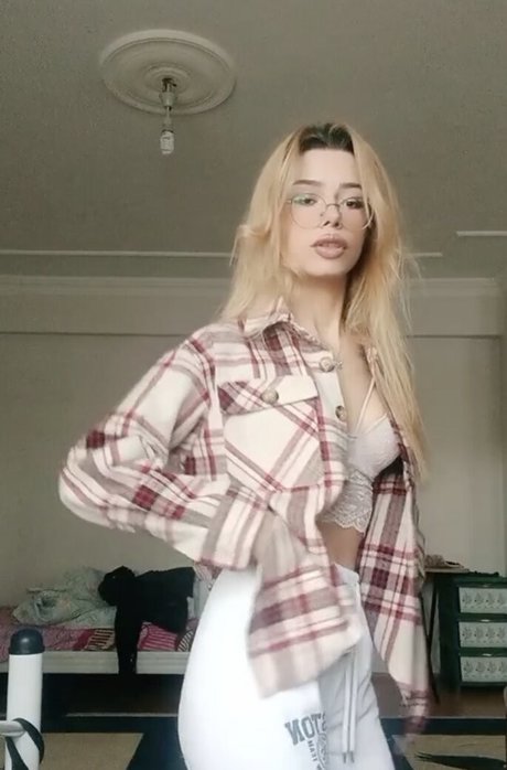 ceyda 690 naked star pic