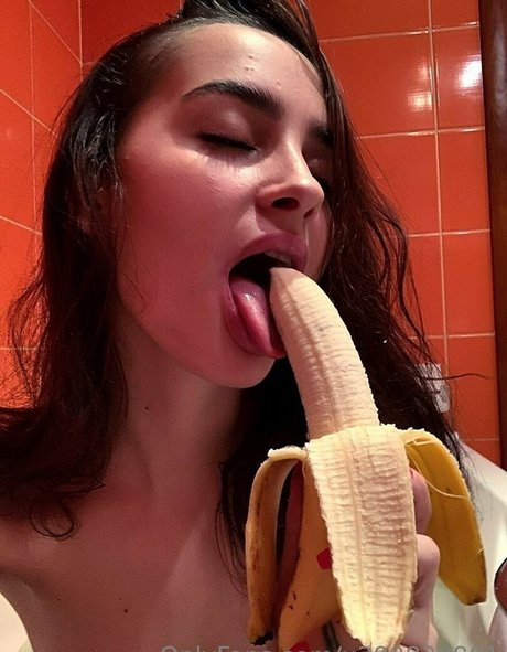 thebladeofpleasure model beautiful img