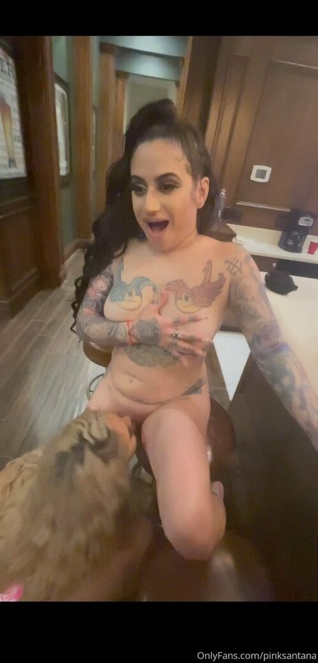 pinksantana naked model photo