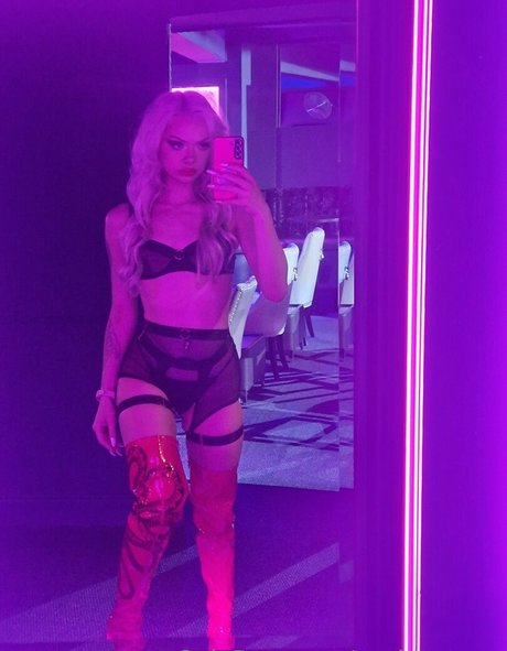 sophiestorm model porn photos