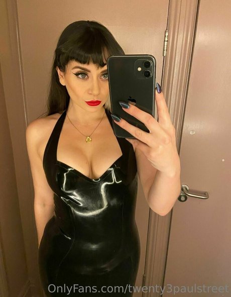 twenty3paulstreet sexy actress image