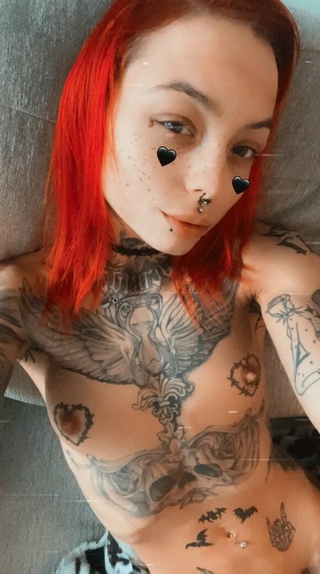 Luna Extreme sexy pornstar pictures