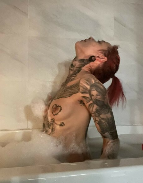 Luna Extreme porn star galleries