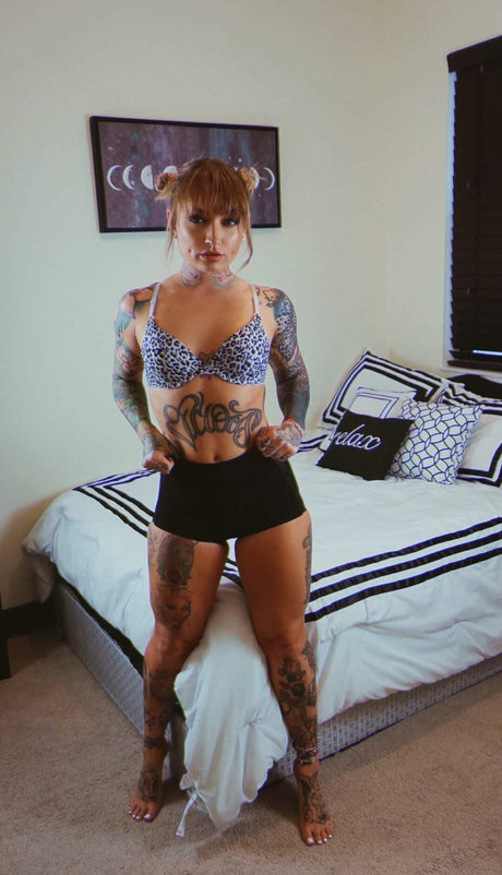 Vany Vicious erotic model images