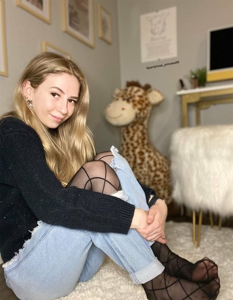 princess riley99 nude actress pictures